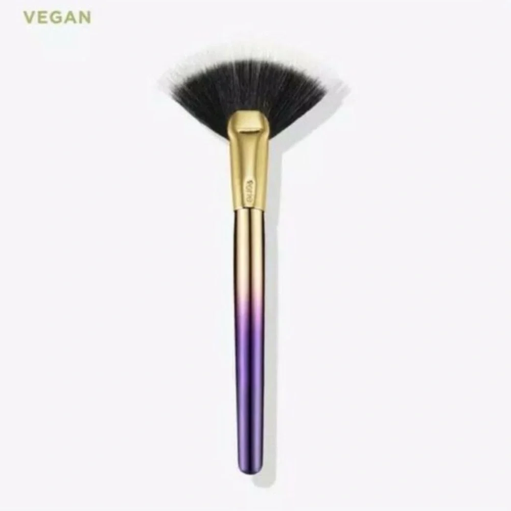 TARTE Rainforest of the Sea Highlighting Fan Brush NWT FULL SZ Vegan